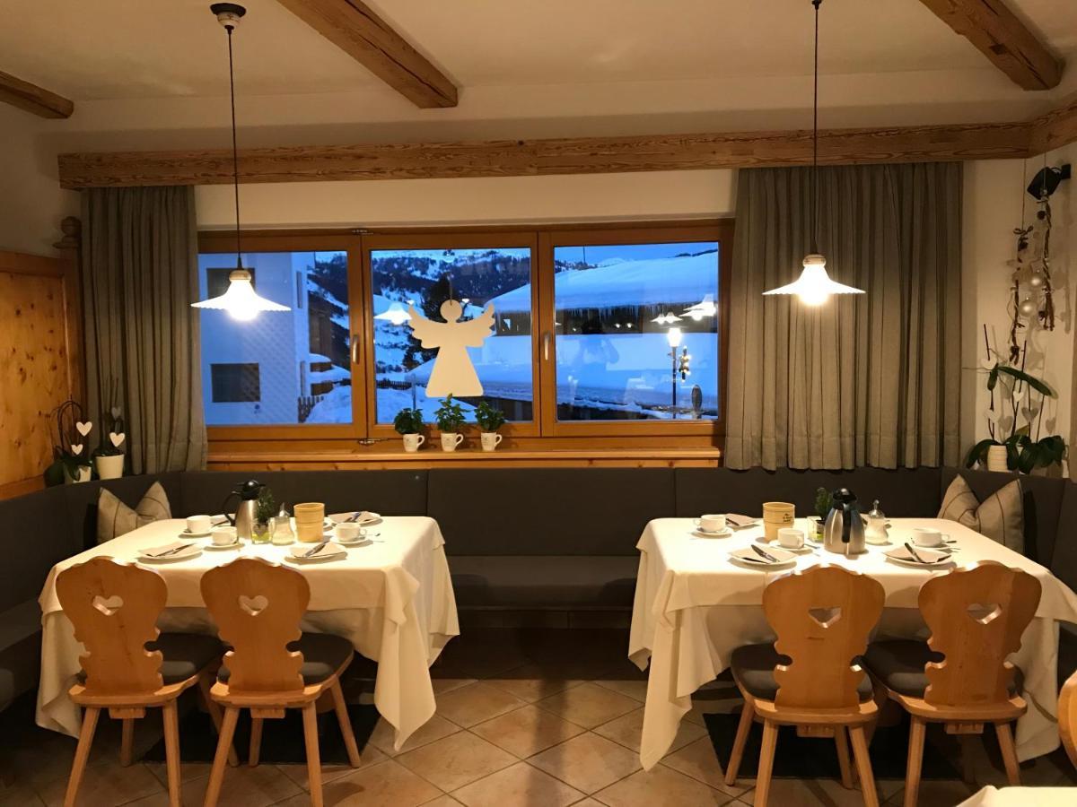 Garni La Dorada Aparthotel Colfosco Exteriör bild
