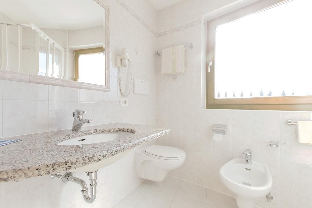 Garni La Dorada Aparthotel Colfosco Exteriör bild