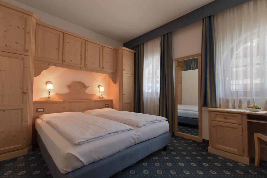 Garni La Dorada Aparthotel Colfosco Exteriör bild