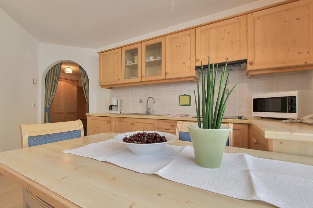 Garni La Dorada Aparthotel Colfosco Rum bild